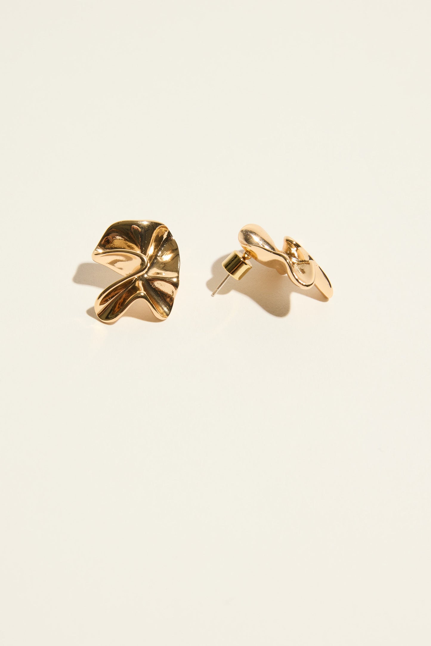 Bela Sonder Lukot Earrings