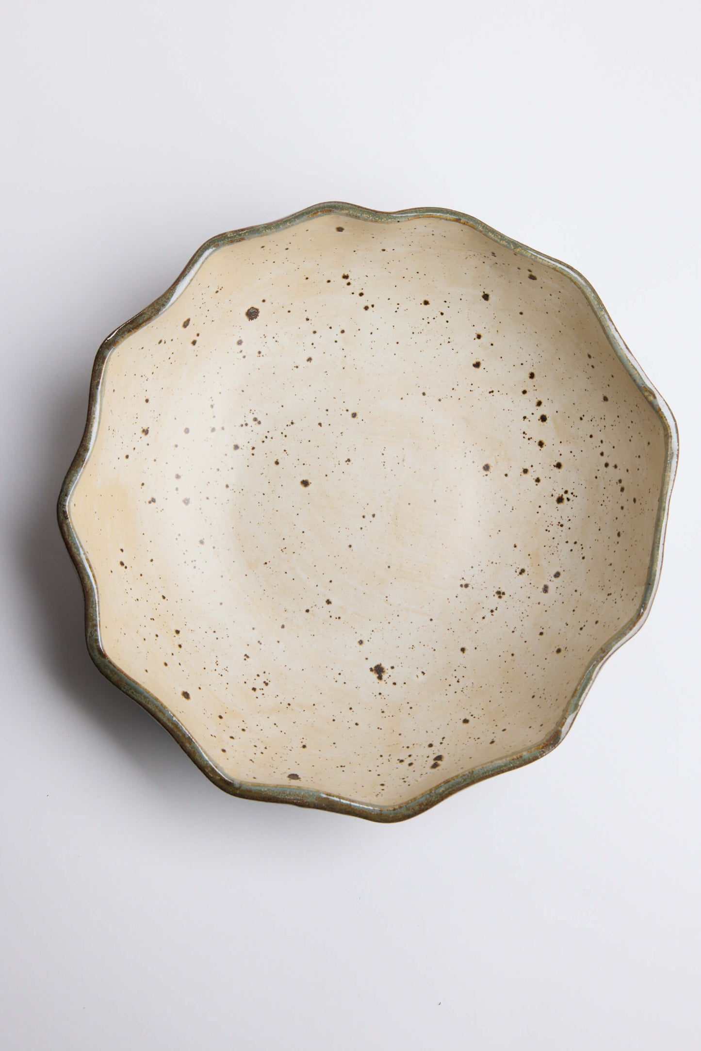 Magnolia Lane Ruffled Edge Salad Bowl