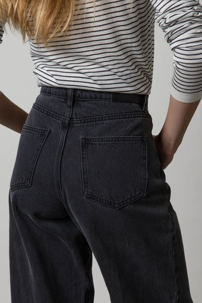 Montreal Barrel Leg Jeans