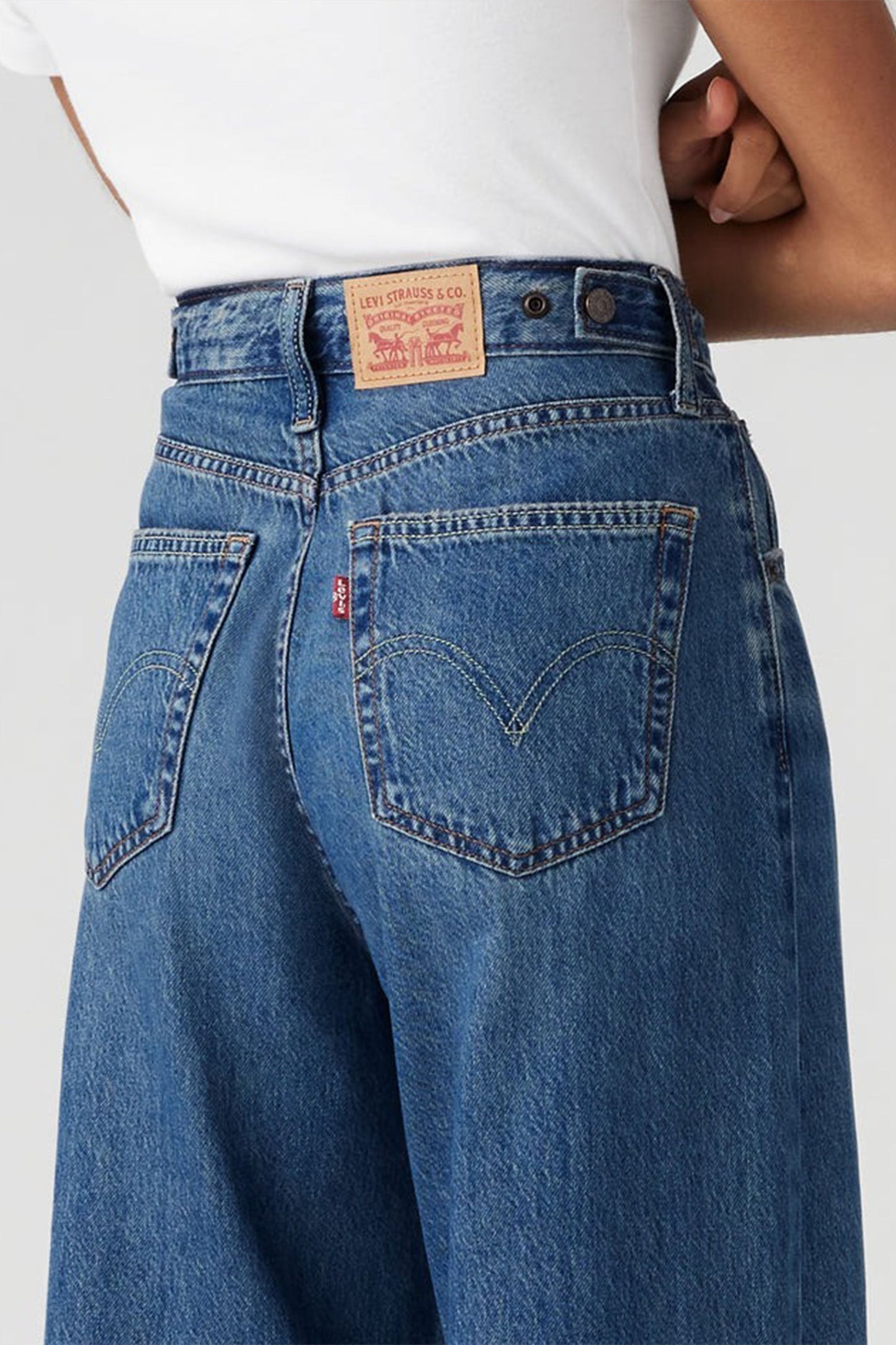 Levi's Cinch Baggy Jeans