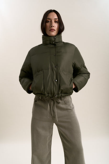 Elementary Reversible Puffer