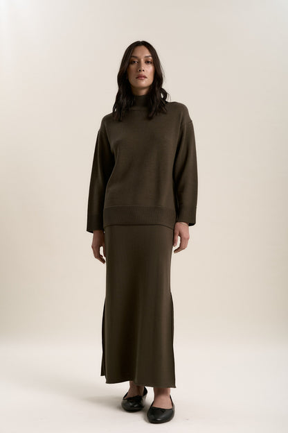 Elementary Knitted Funnel Neck