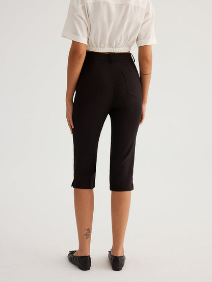 Mid-Waist Slim Fit Capri Pants