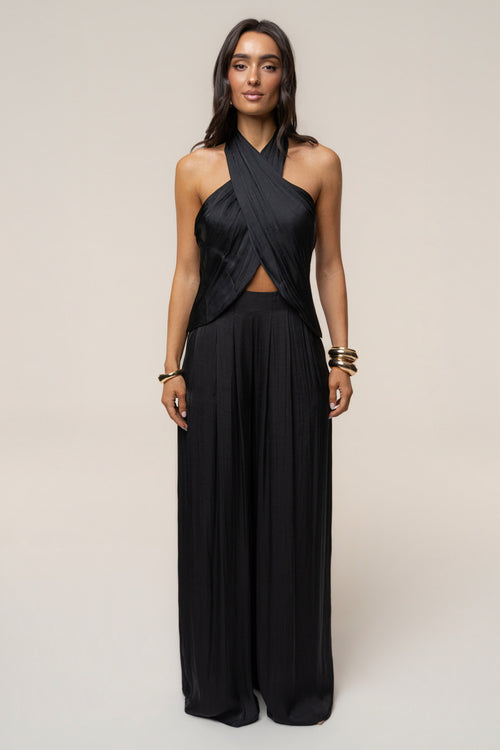 Black Core Form Halter Top